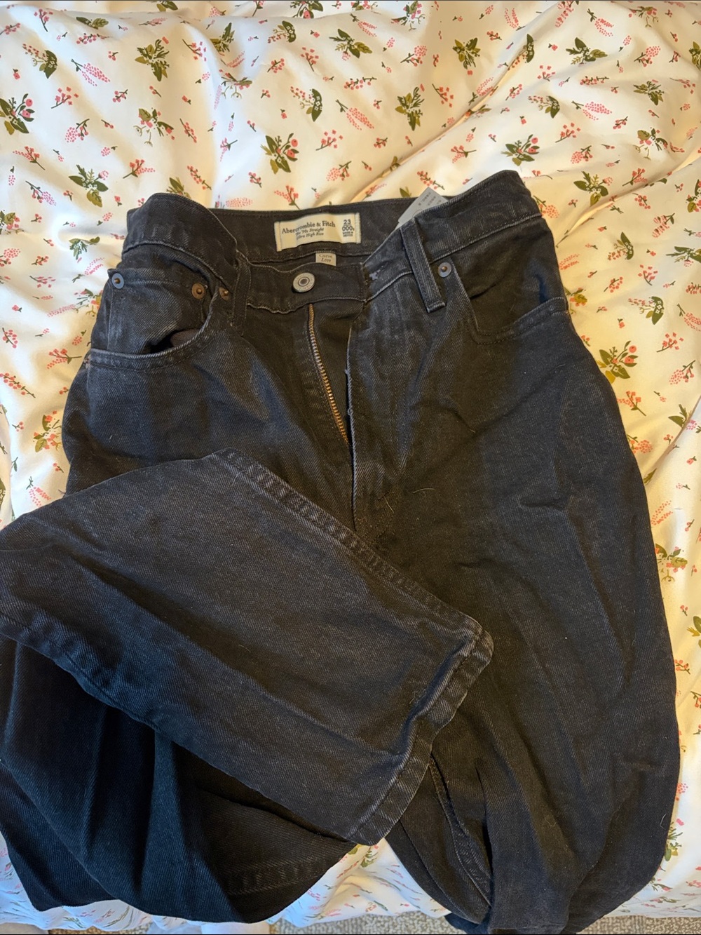Abercrombie & Fitch Washed Black 90’s straight curvelove HighRise Straight Jeans